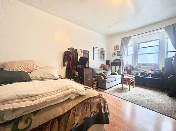 286 Fort Washington Avenue image 1 of 5