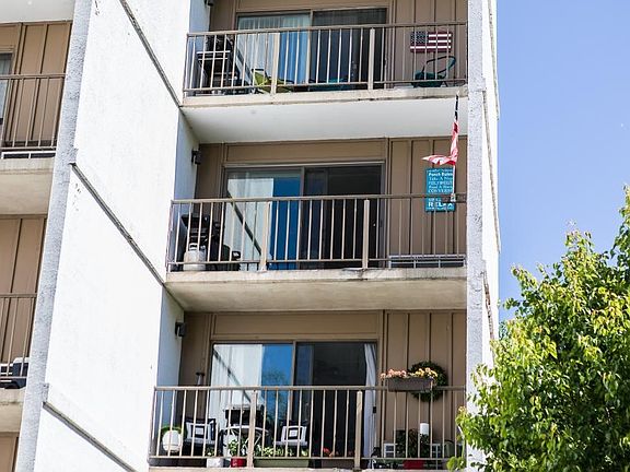 4th image of 2700 N Shore Dr #Penthouse 405