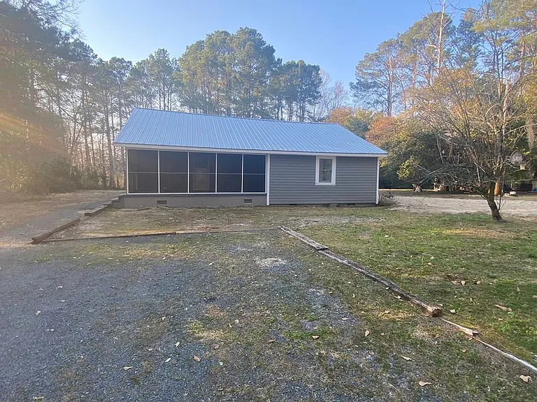 7600 Pond Dr — Photo 1