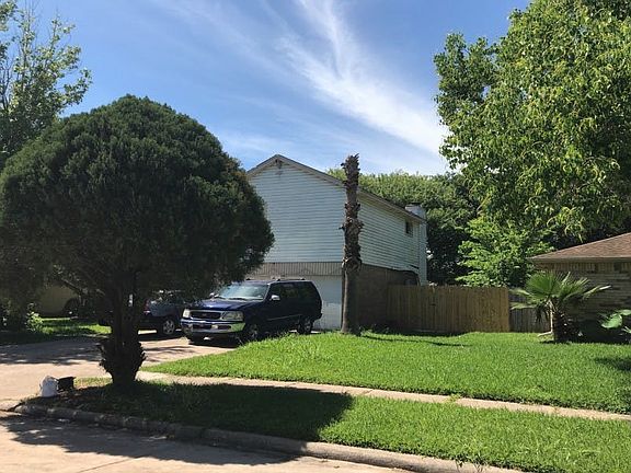 2nd image of 15746 Tammany Ln
