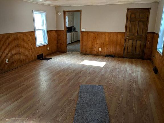 5th image of 218 E Somo Ave