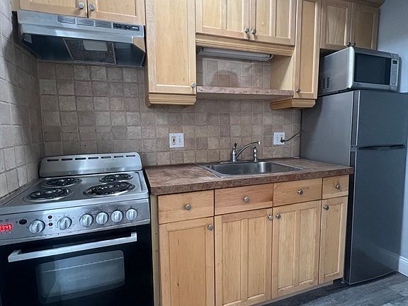 5th image of 84 Summer Ave APT 3