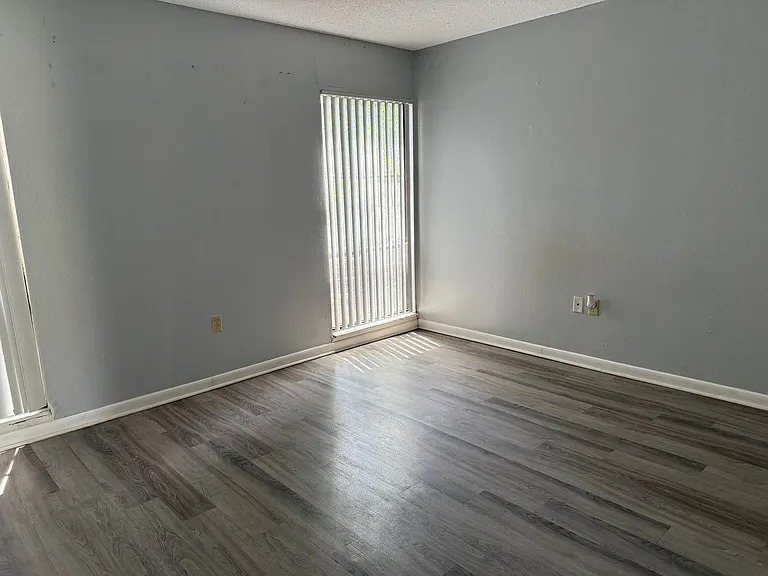 U-171 2811 S.W. Archer Rd. — Photo 4