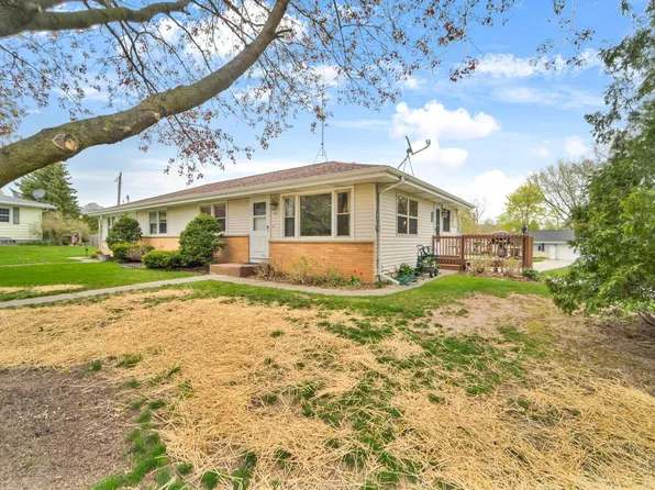 813 Riverview DRIVE, Plymouth, WI 53073