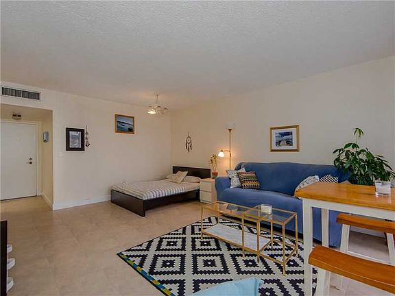 2nd image of 800 West Ave APT 514