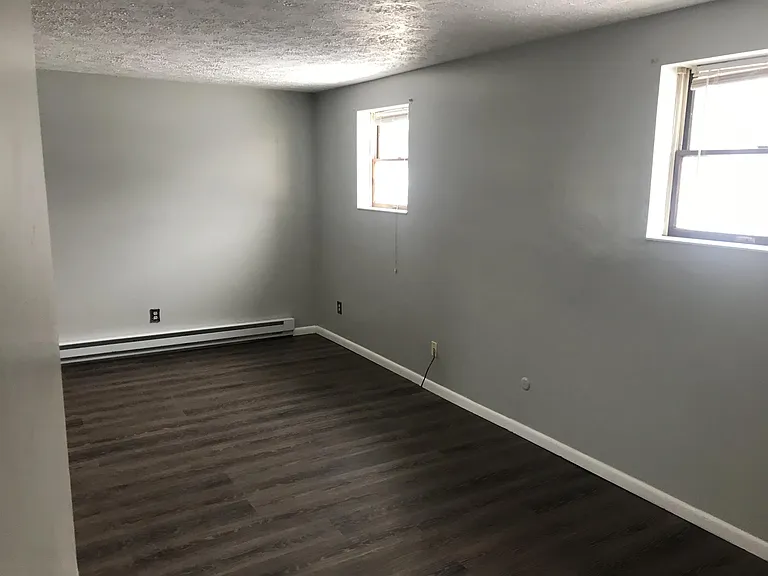 548 Cambria Avenue - B — Photo 5