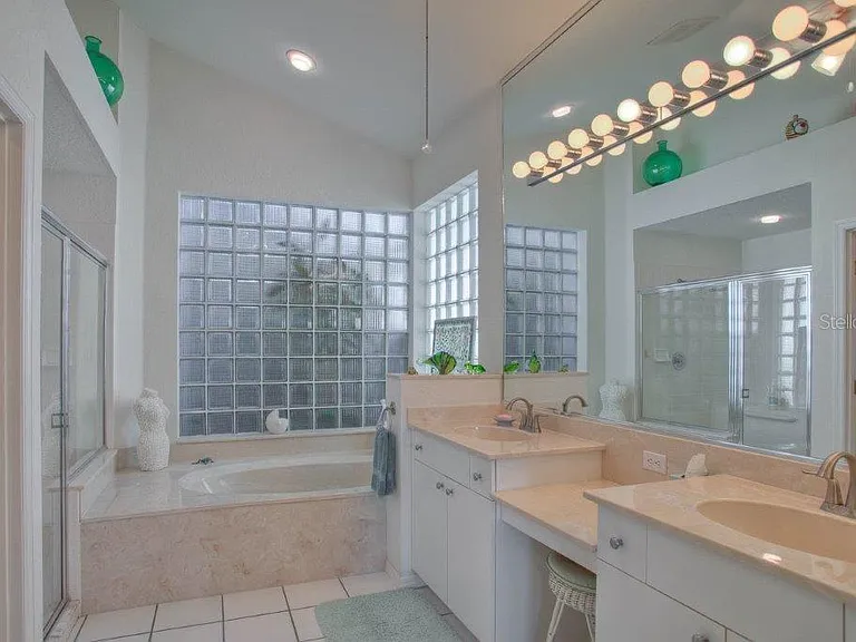 7101 Victoria Cir — Photo 23