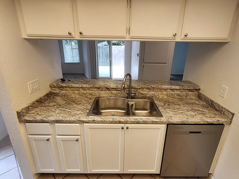 1025 Rock Rose Ln — Photo 5