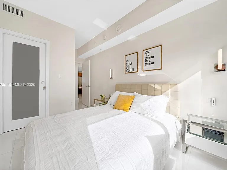 253 NE 2nd St #1109 — Photo 21
