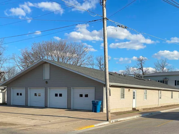122 Broadway St, Charlotte, IA 52731