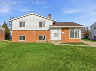 34580 Viceroy Dr, Sterling Heights, MI 48310