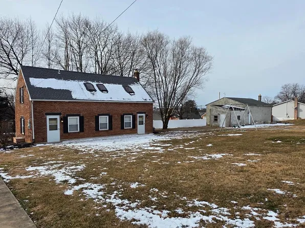 9 Dixie Dr, Red Lion, PA 17356