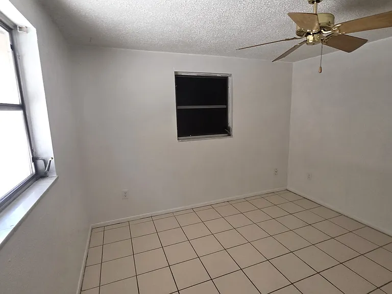 3302 Bainbridge Dr — Photo 9