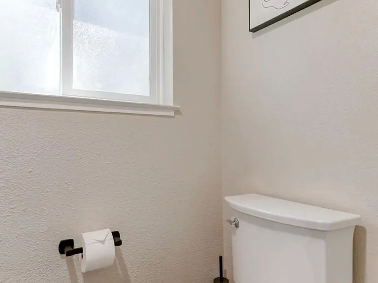Racoon Dr — Photo 20