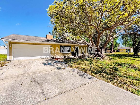 2nd image of 3436 Woodland Dr