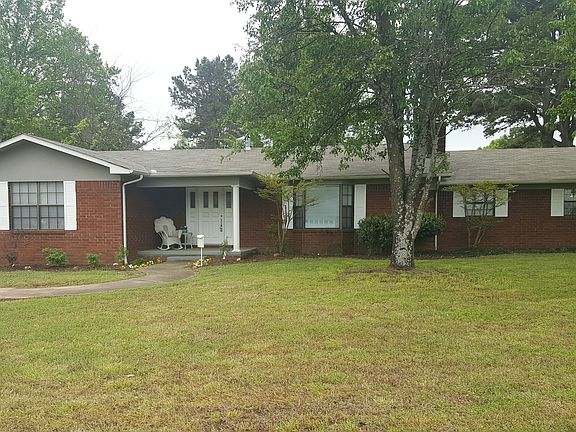 2nd image of 3 Fontaine Dr