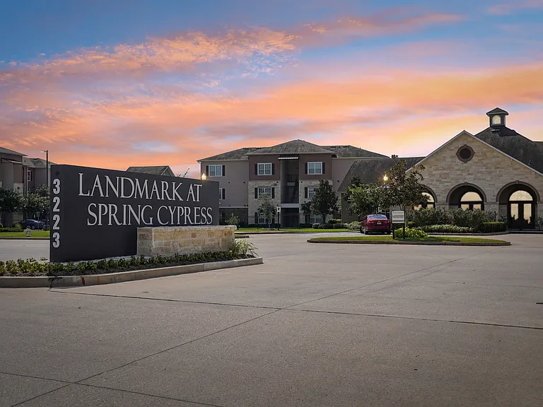 Landmark at Spring Cypress — Photo 2