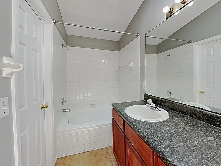 7135 Edgewater Shores Ct — Photo 7