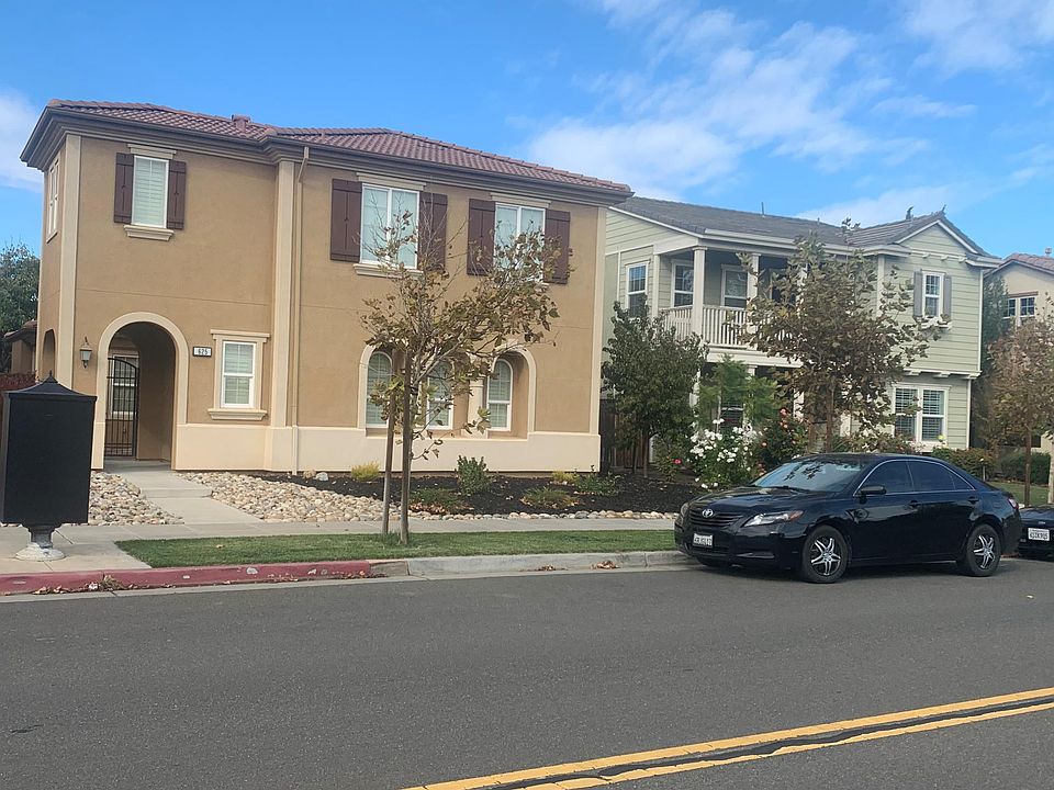 1st image of 625 W Esplanade Dr