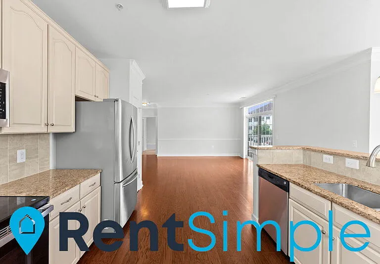 15221 Royal Crest Dr #201 — Photo 33