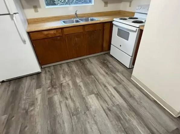 Fifth 117, 117 5th St #3, San Juan Bautista, CA 95045