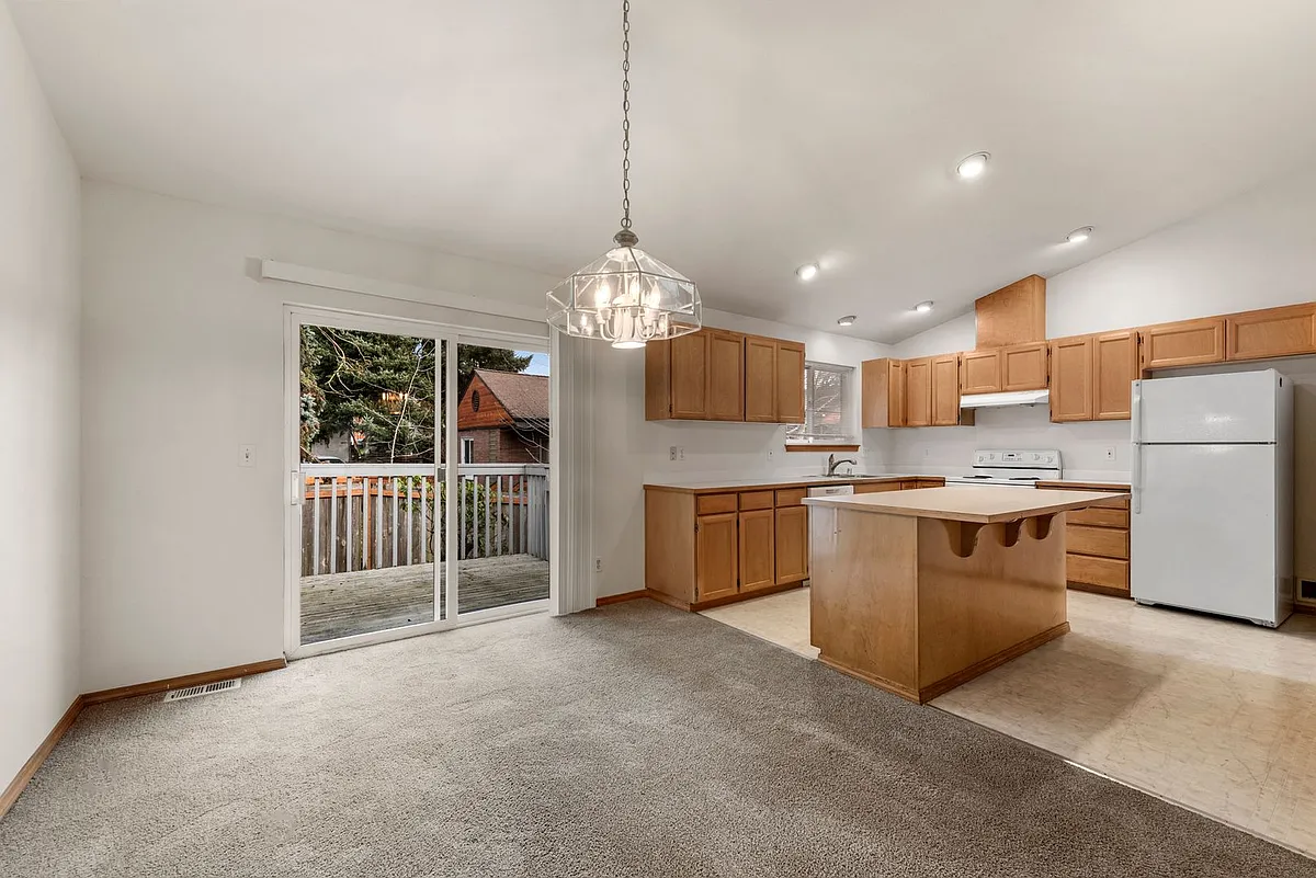 Building Photo - 2106 N 155th St