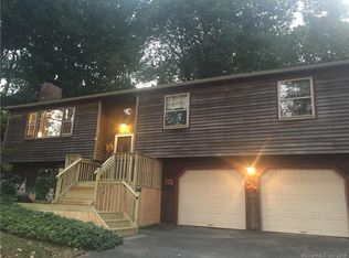 128 Rockwell Rd, Bethel, CT 06801