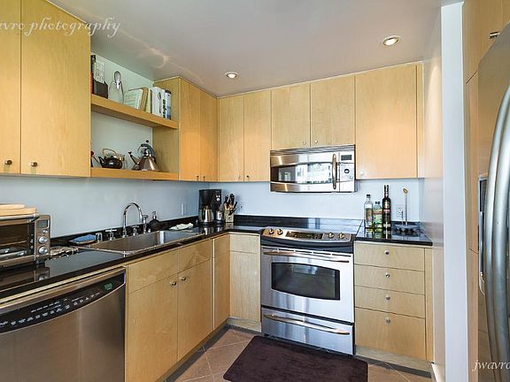 4th image of 1388 Gough St #X01