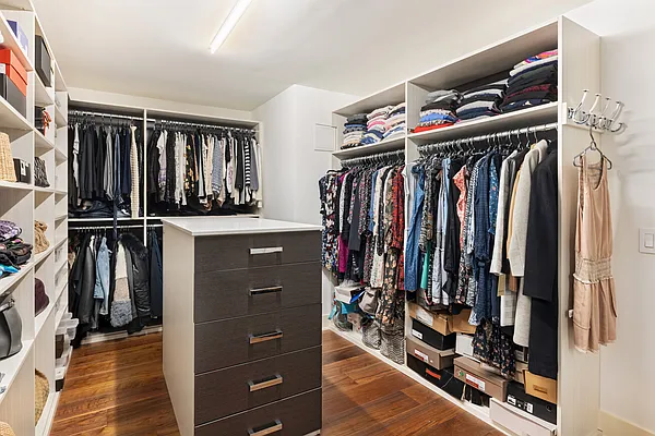 Sold by Douglas Elliman | media 21