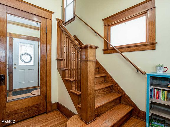 4th image of 1039 Widdicomb Ave NW