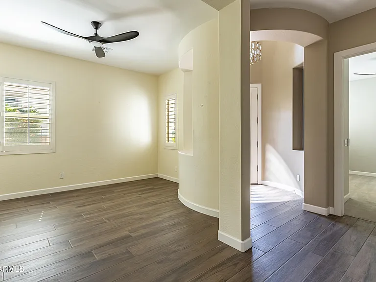 70 E Kennedia Dr — Photo 7