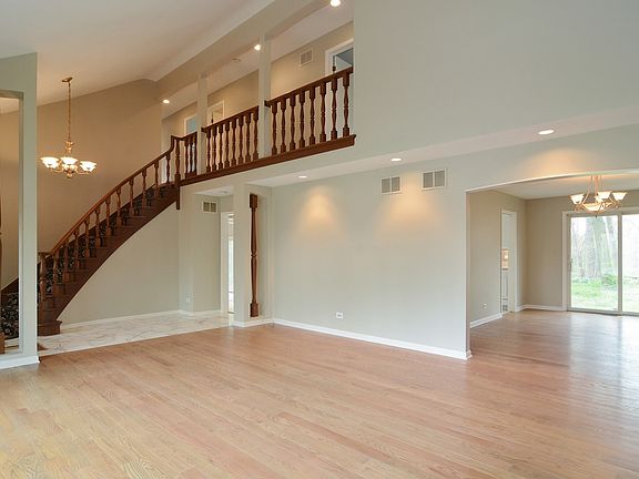 4th image of 1501 S Circle Ln