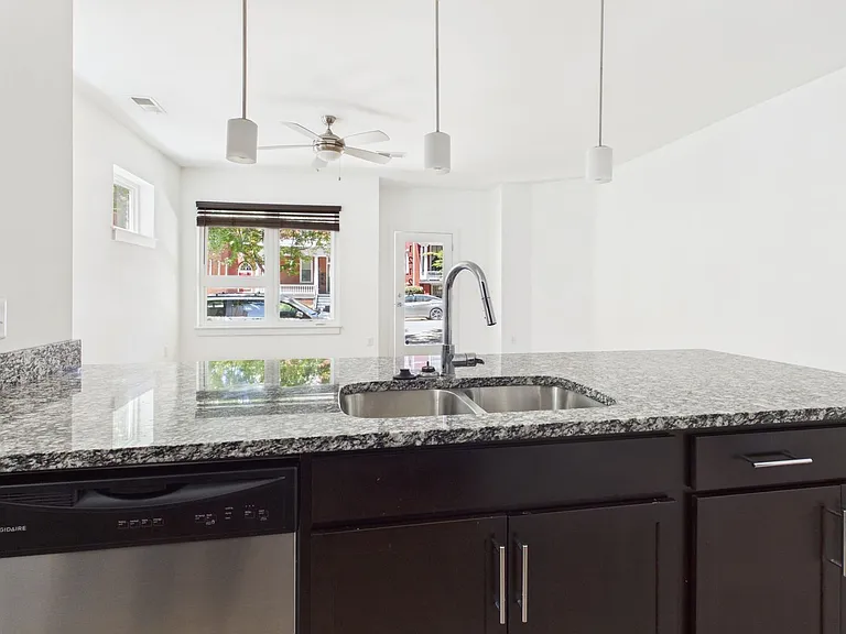 1212 Porter St #A — Photo 12