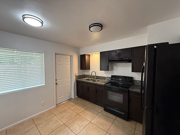 3rd image of 2016-2020 N 51st St #2016-02