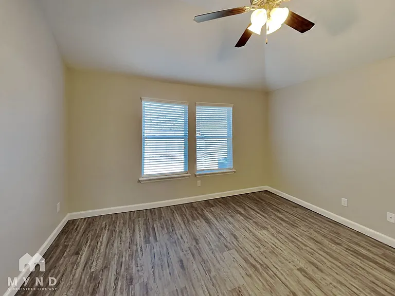 1003 Merlin Dr — Photo 9