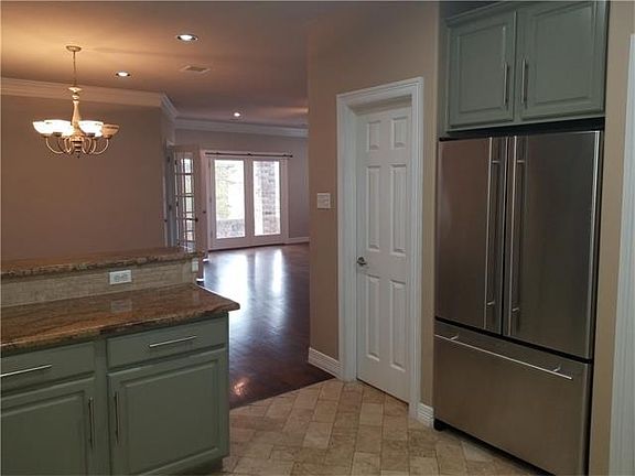 3rd image of 2101 N Lamar Blvd APT 6