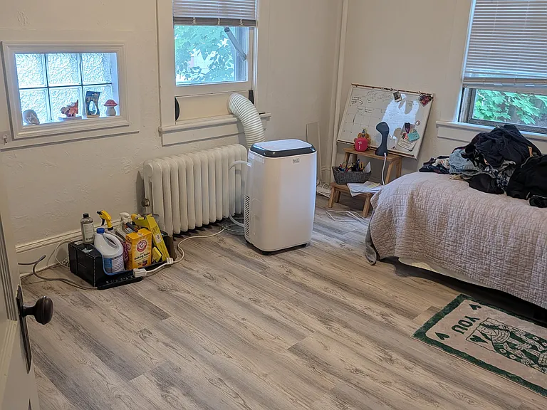 324 Montgomery St — Photo 4
