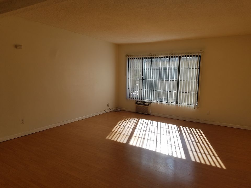 1st image of 431 N Holliston Ave APT 13