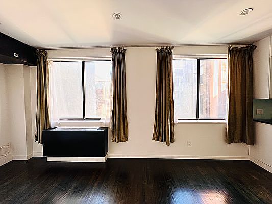 5th image of 239 E 10th St APT 4A
