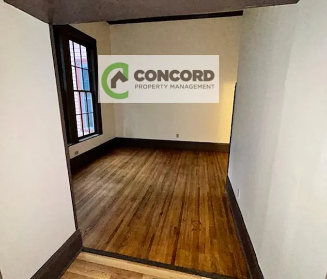 102 S Mendenhall St #B — Photo 8