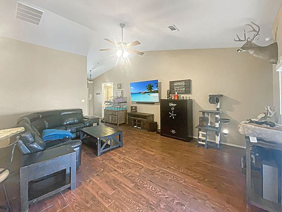 5th image of 5026 Windwood Dr