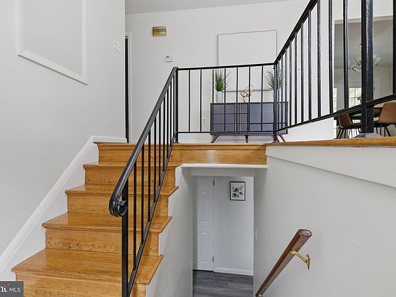 3rd image of 3820 Danbury Ct