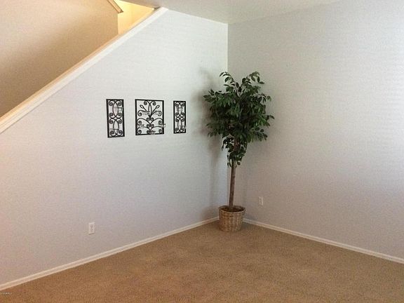 2nd image of 1031 E Saddleback Pl