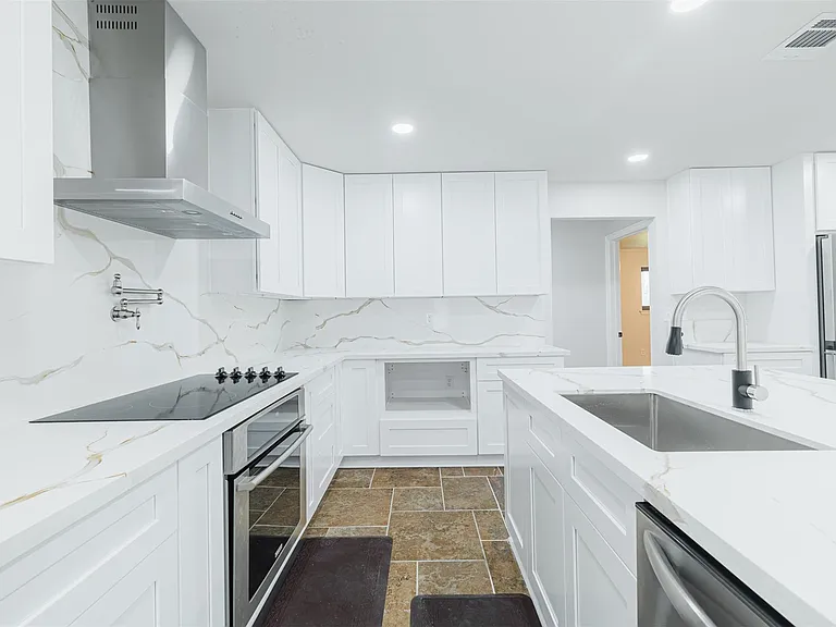 10055 Larston St — Photo 6