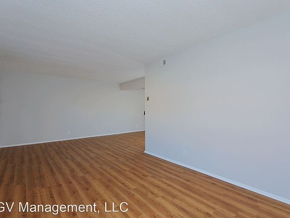 5th image of 209 E Live Oak St APT 6