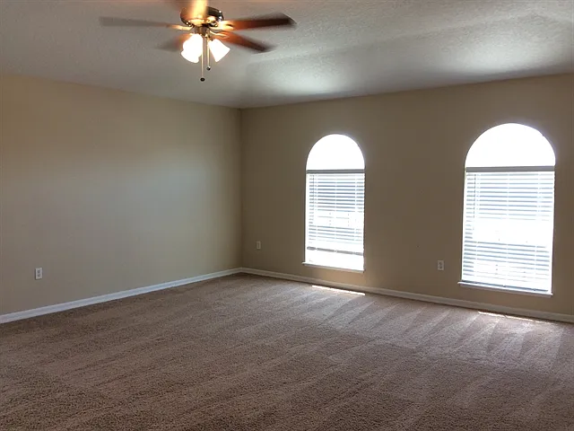 401 Blake Ave — Photo 12