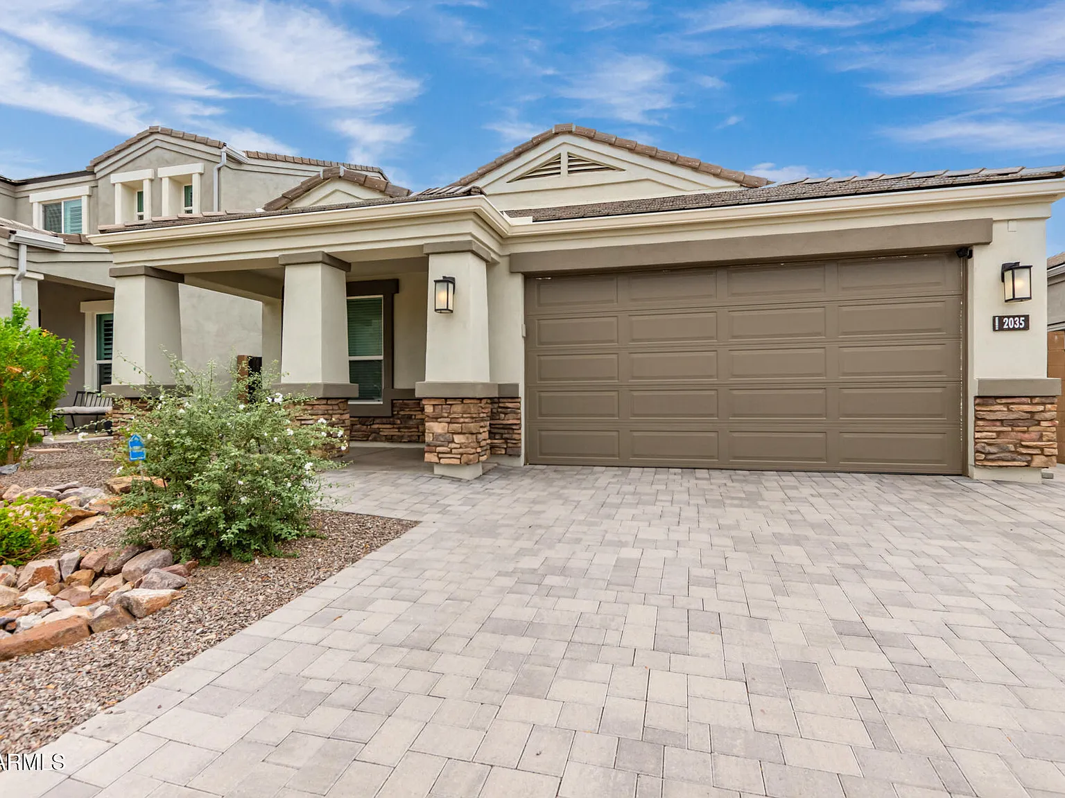 4 bed, 2.5 bath, 1916 sqft, $3,200 — Photo 2