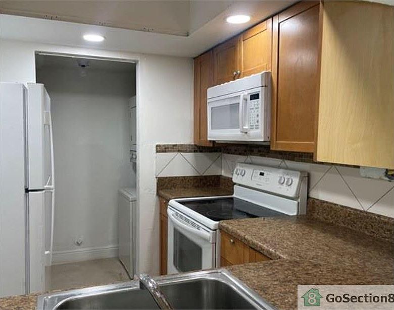 2nd image of 7723 Tam Oshanter Blvd #454