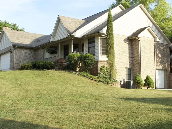 927 Sugarwood Dr, Maryville, TN 37803