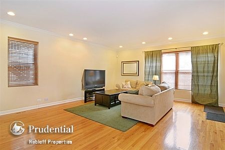 2nd image of 1456 N Greenview Ave APT 1W